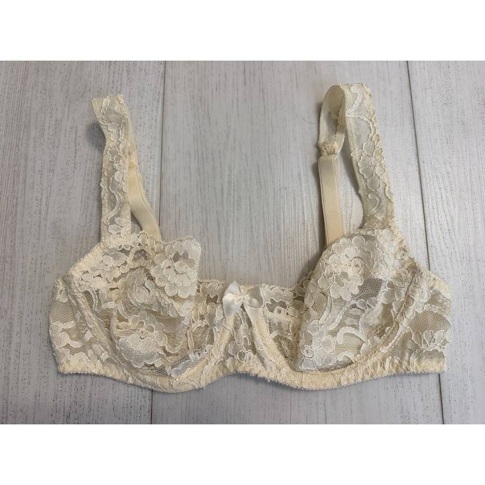 Vintage‎ Victoria's Secret Second Skin Satin Bra Sz 34C Ivory Lace